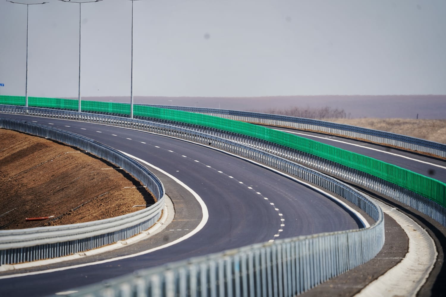 Primi 18 kilometri din Drumul Expres Craiova-Pitești vor fi inaugurați astăzi. Drumul ocolește orașul Balș