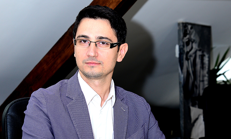 Antonio Momoc, decanul Facultății de Jurnalism, despre războiul cu fake news: Propagandiștii se folosesc de fricile oamenilor