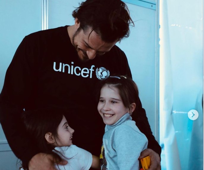 Orlando Bloom a venit în Republica Moldova pentru a ajuta copiii refugiați din Ucraina