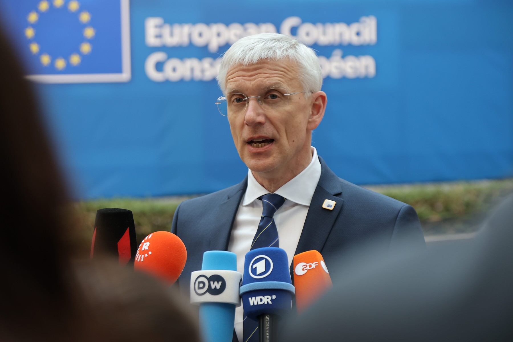 Premierul Letoniei cere impunerea de sancțiuni asupra importurilor de energie din Rusia. „Dacă nu îl oprim pe Putin, el nu se va opri”