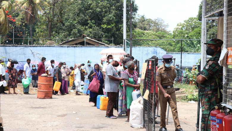 Elevii din Sri Lanka nu mai dau examenele din cauza crizei de hârtie. Foto: Profimedia Images