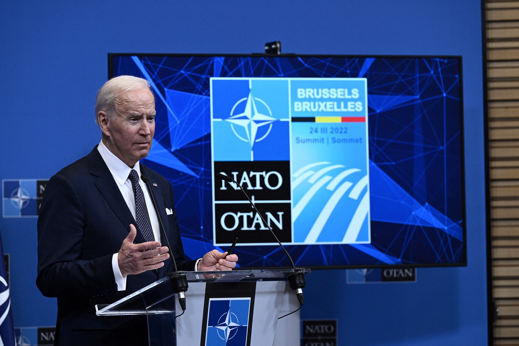 Biden: Vom răspunde dacă Putin folosește arme chimice în Ucraina