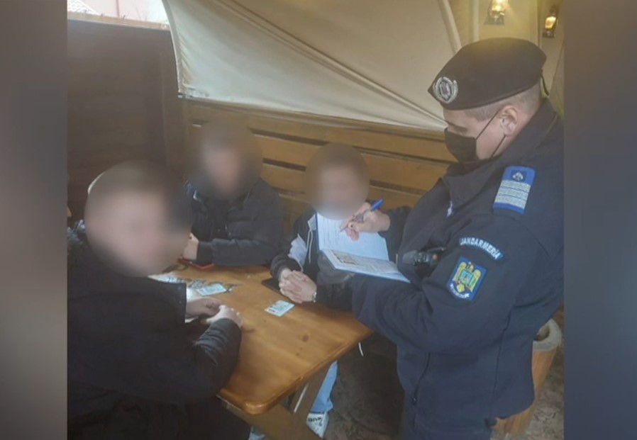 Amenzi mai mari de azi pentru vânzarea de alcool și tutun copiilor. Psihiatru: Consumul de alcool la 15 ani crește riscul de dependență