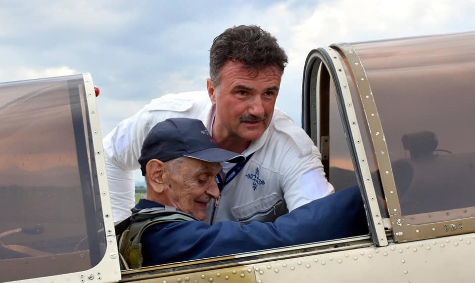 Cine este pilotul care s-a prăbușit cu avionul în Prahova. Dan Ștefănescu avea peste 16.000 ore de zbor la activ