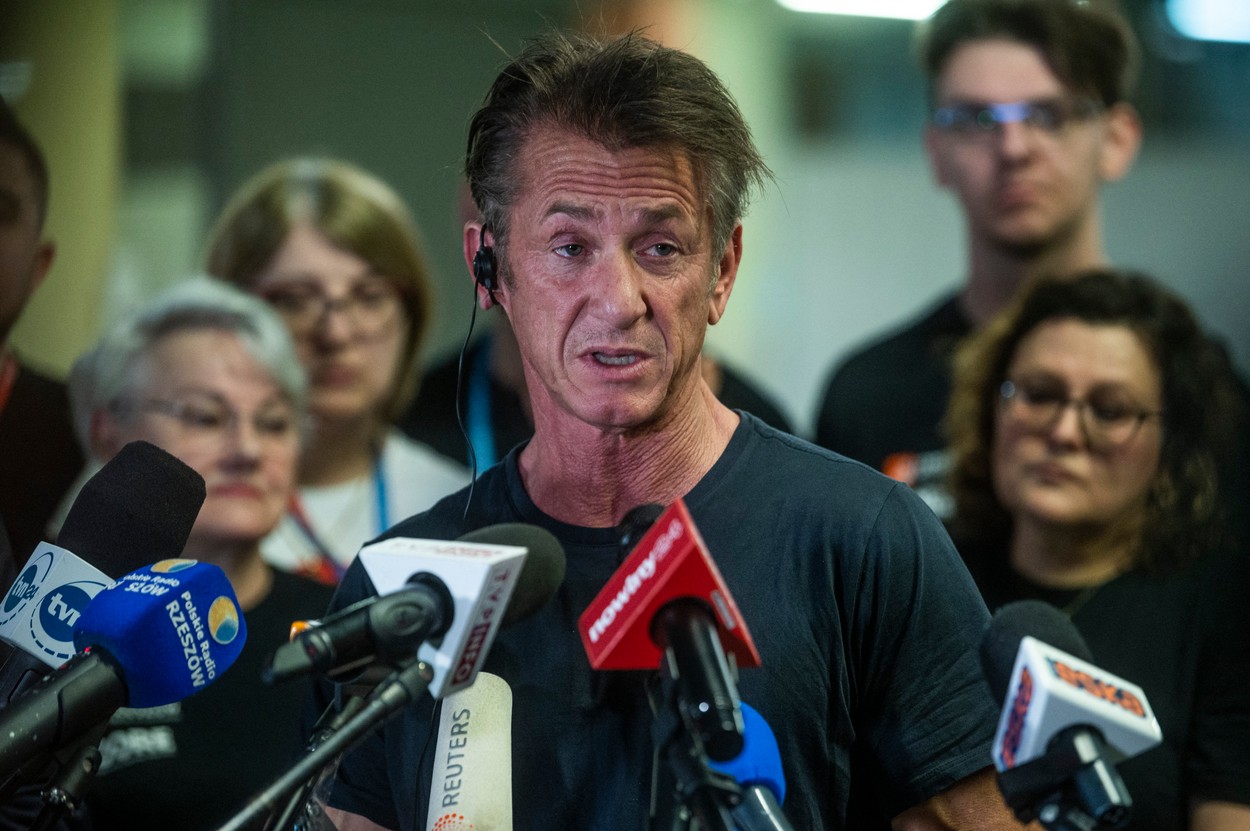 VIDEO. Sean Penn ameninţă că-şi distruge trofeele dacă nu i se va permite lui Zelenski să vorbească la gala Premiilor Oscar