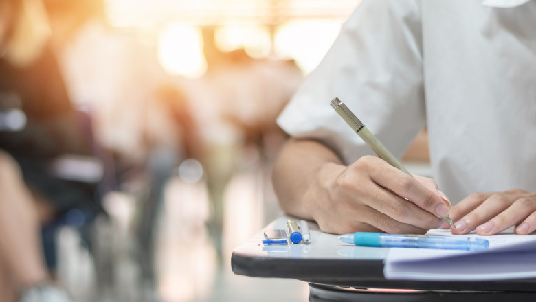 Simularea examenului de Bacalaureat 2022 începe luni cu proba la Limba şi literatura română