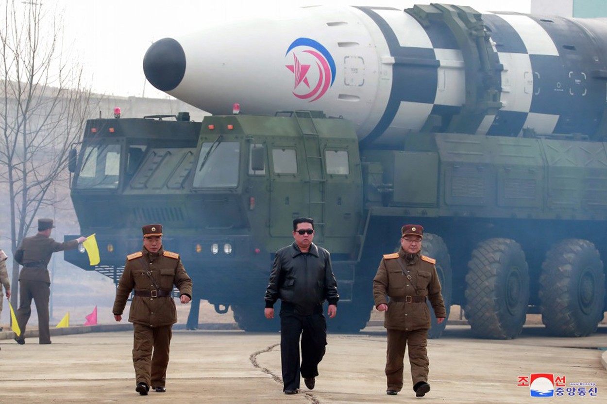 Coreea de Nord va avea o putere militară redutabilă, promite Kim Jong Un, după lansarea ultimei rachete a Phenianului