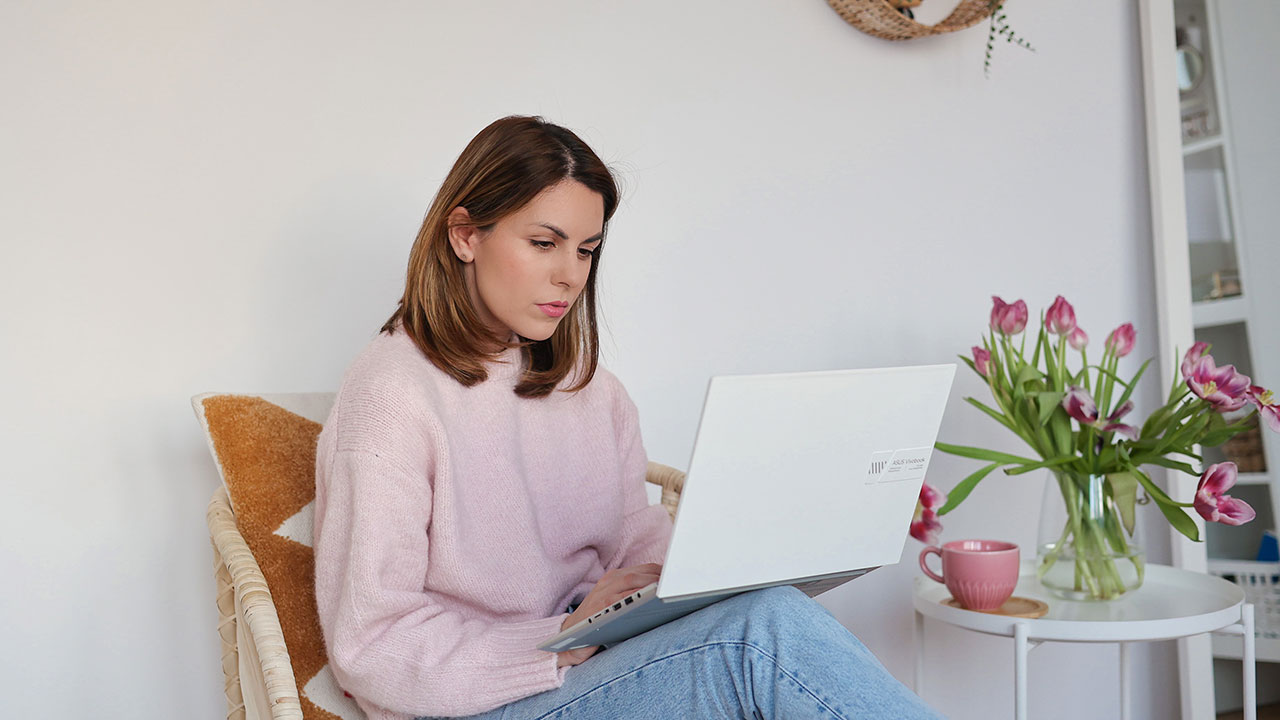 (P) Despre procesul creativ cu Ioana Puiu, o prezență fresh pe Instagramul românesc