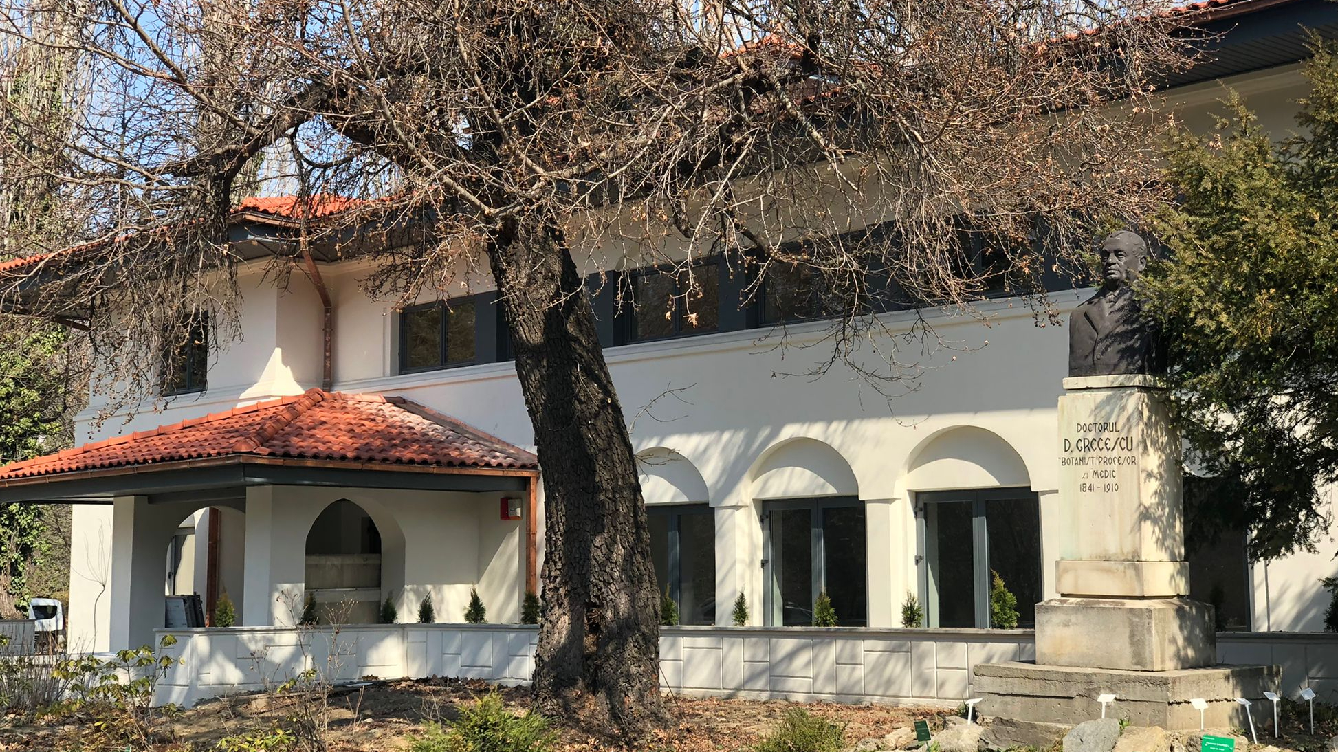 Clădirea cu care se face primăvară în Grădina Botanică din București: un restaurant monument a fost restaurat