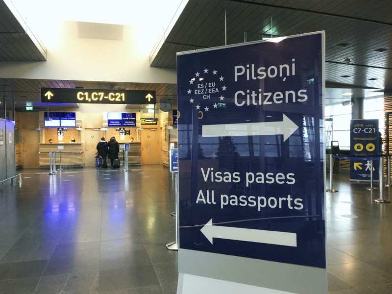 UE le cere statelor membre să pună capăt sistemului pașapoartelor de aur și să întrerupă vânzarea de vize pentru ruși