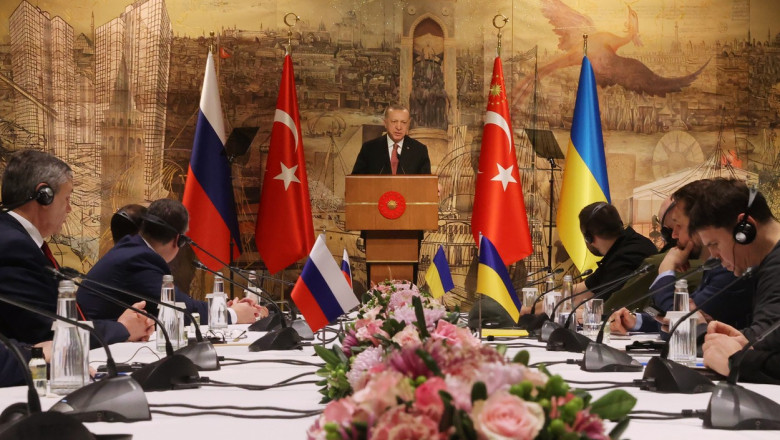 imagine din timpul negocierilor de pace de la istanbul