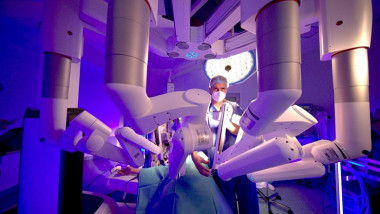 Chirurgie robotica Sanador