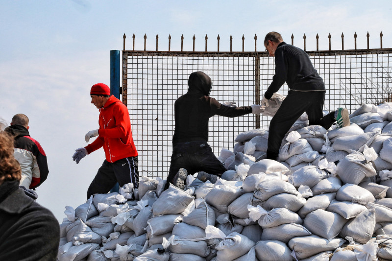 Musician Plays To Support Odesa Volunteers