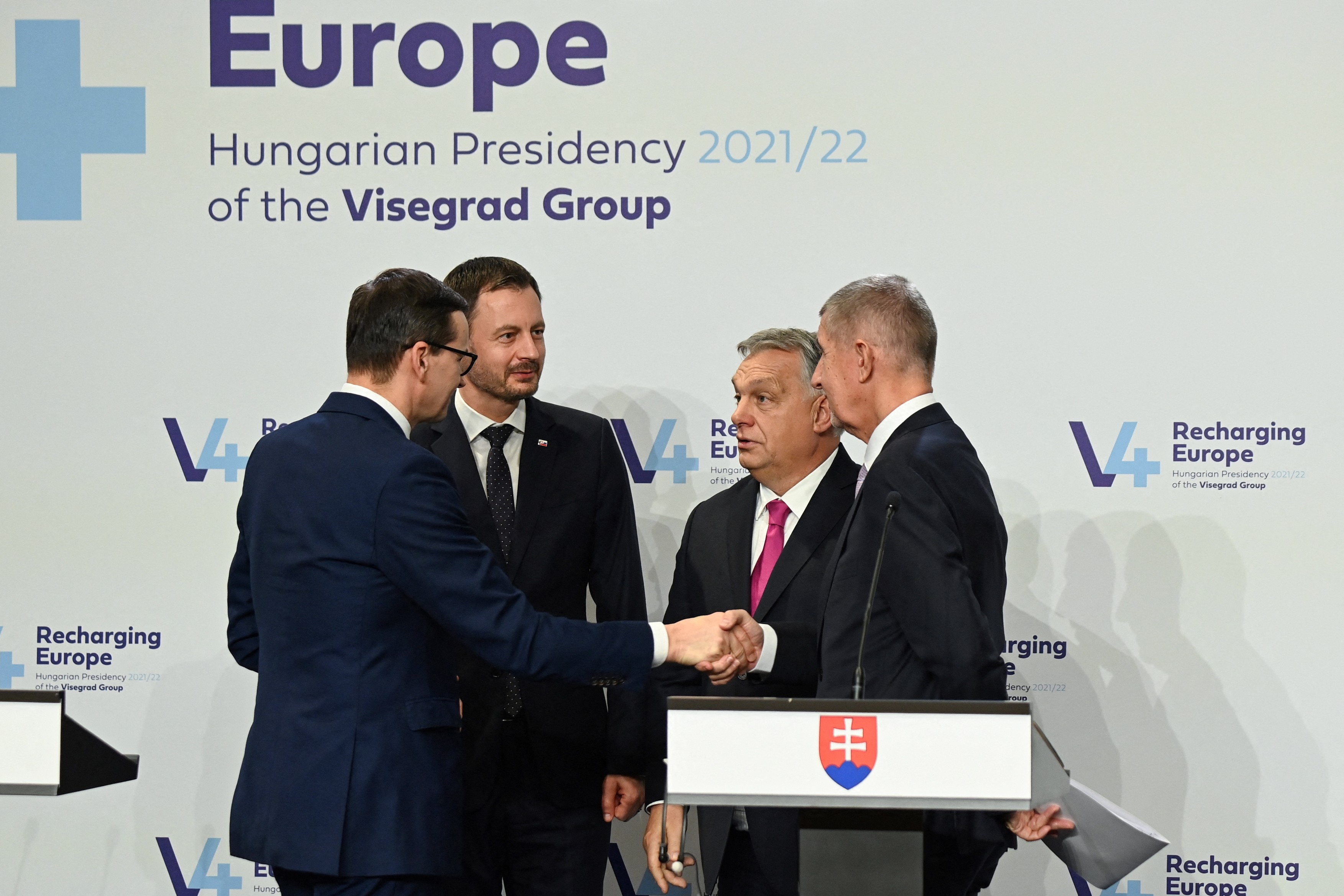Tensiuni în grupul de la Visegrad. Cehia și Polonia refuză să participe la discuții pentru că Ungaria nu renunță la petrolul rusesc