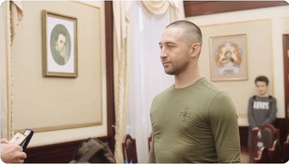 Soldatul ucrainean care a rostit celebra înjurătură „Russian warship, go fuck yourself!” s-a întors acasă și a fost decorat