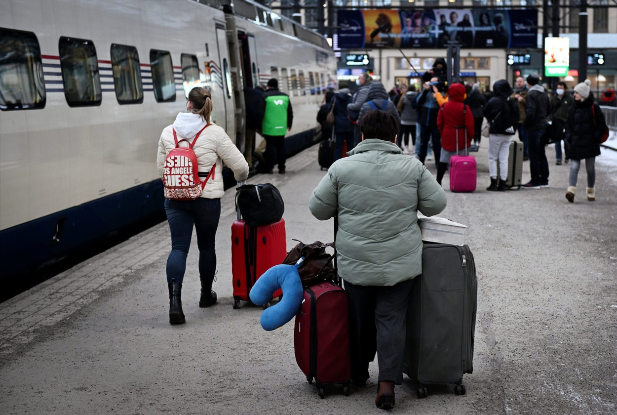 Rușii care se împotrivesc războiului din Ucraina fug în Finlanda, iar finlandezii, pentru prima dată, ar vrea să fie în NATO