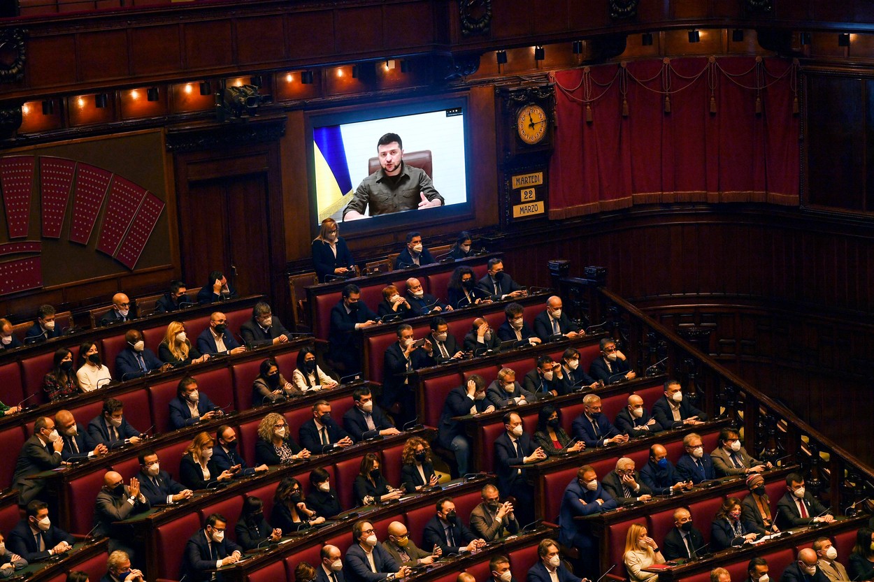 Zelenski s-a adresat parlamentului italian: „Ucraina este pentru armata rusă poarta pe unde va pătrunde în Europa”