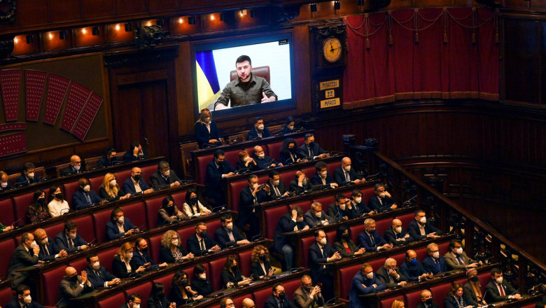 Președintele ucrainean Volodimir Zelenski s-a adresat parlamentului din Italia.