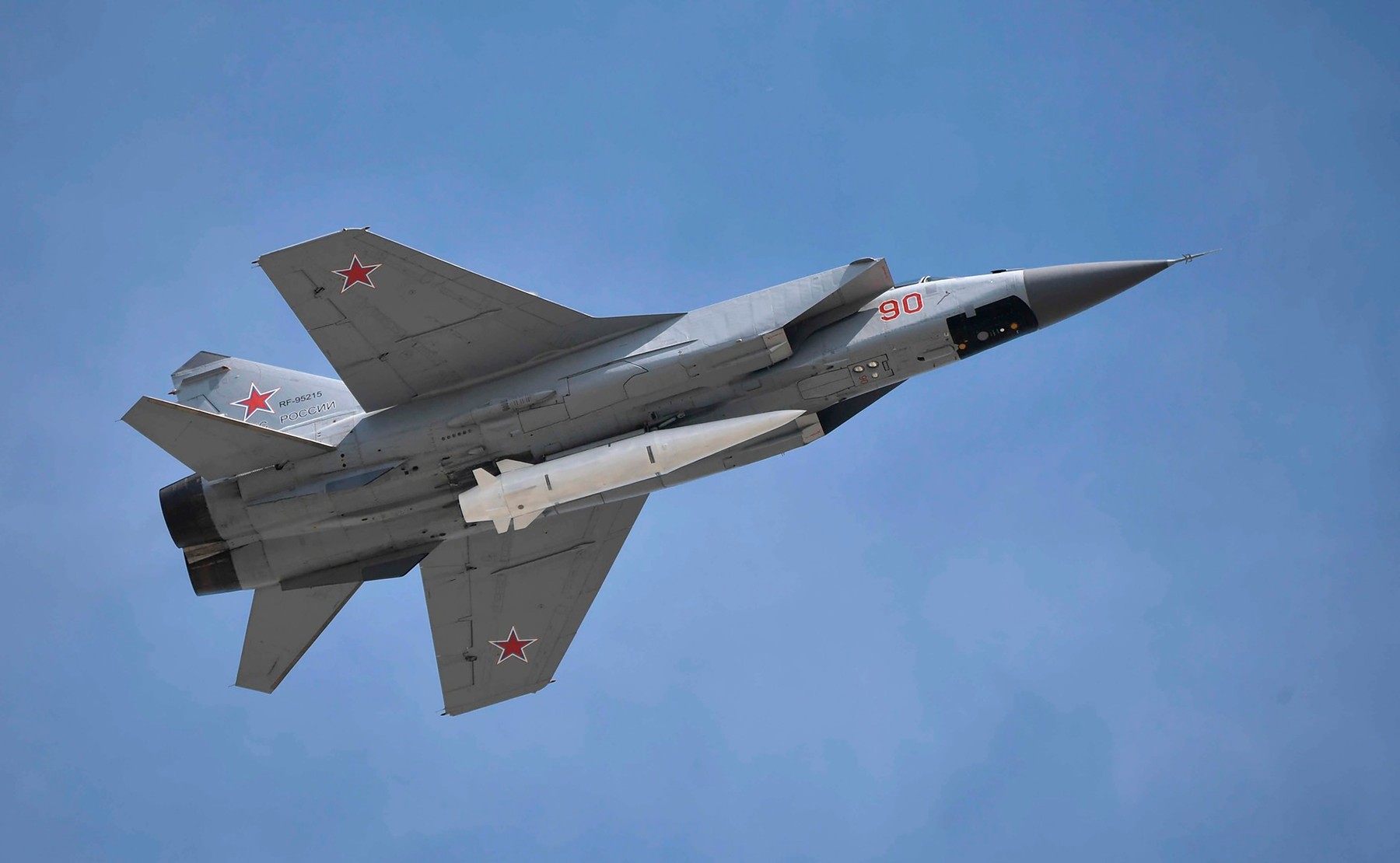 Un avion rusesc MiG-31, care lansează rachete hipersonice, a luat foc în Belarus. „Aparatul nu va mai putea zbura”