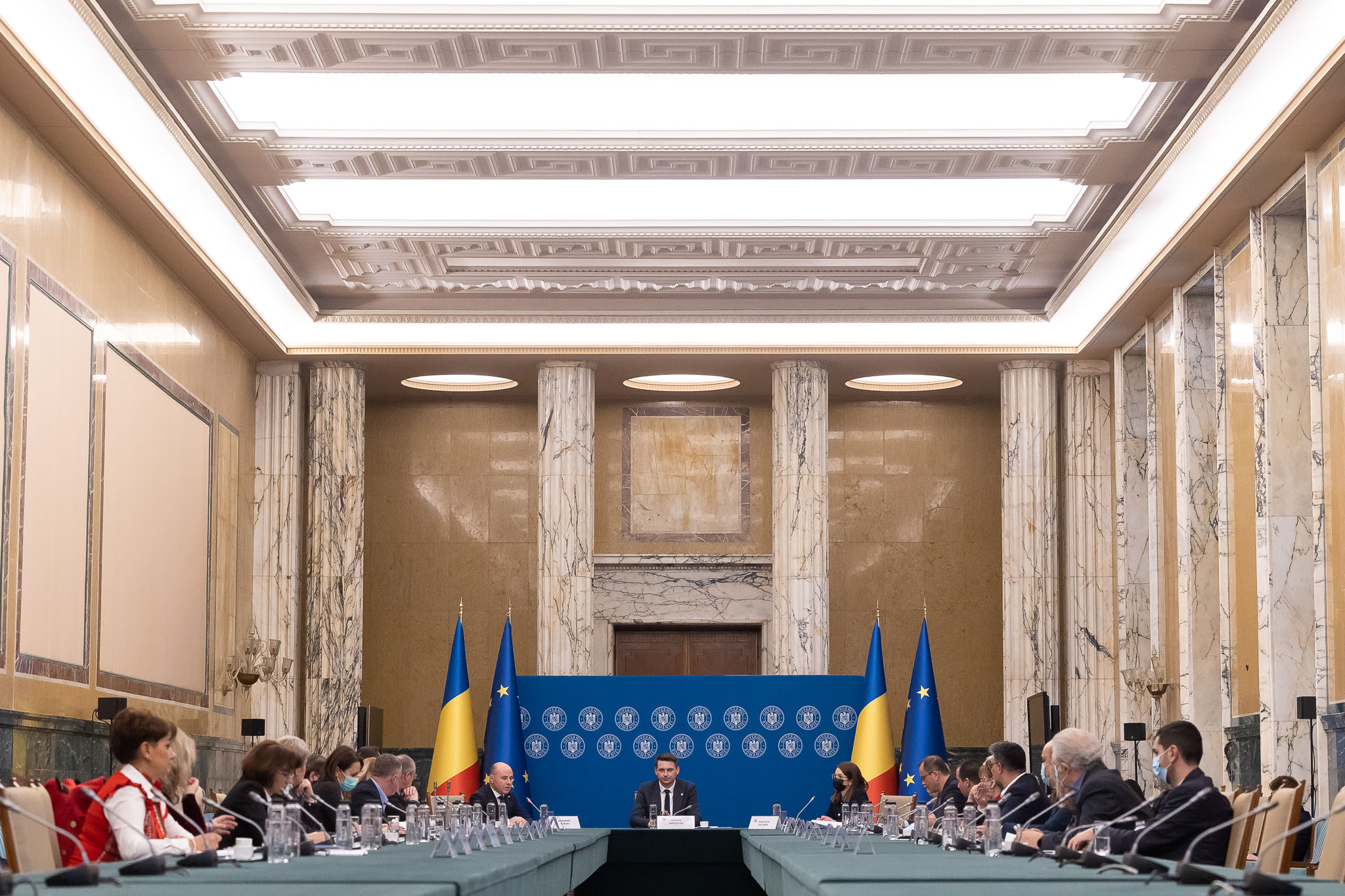 Guvernul începe implementarea Strategiei pentru combaterea antisemitismului, xenofobiei, radicalizării și discursului instigator la ură