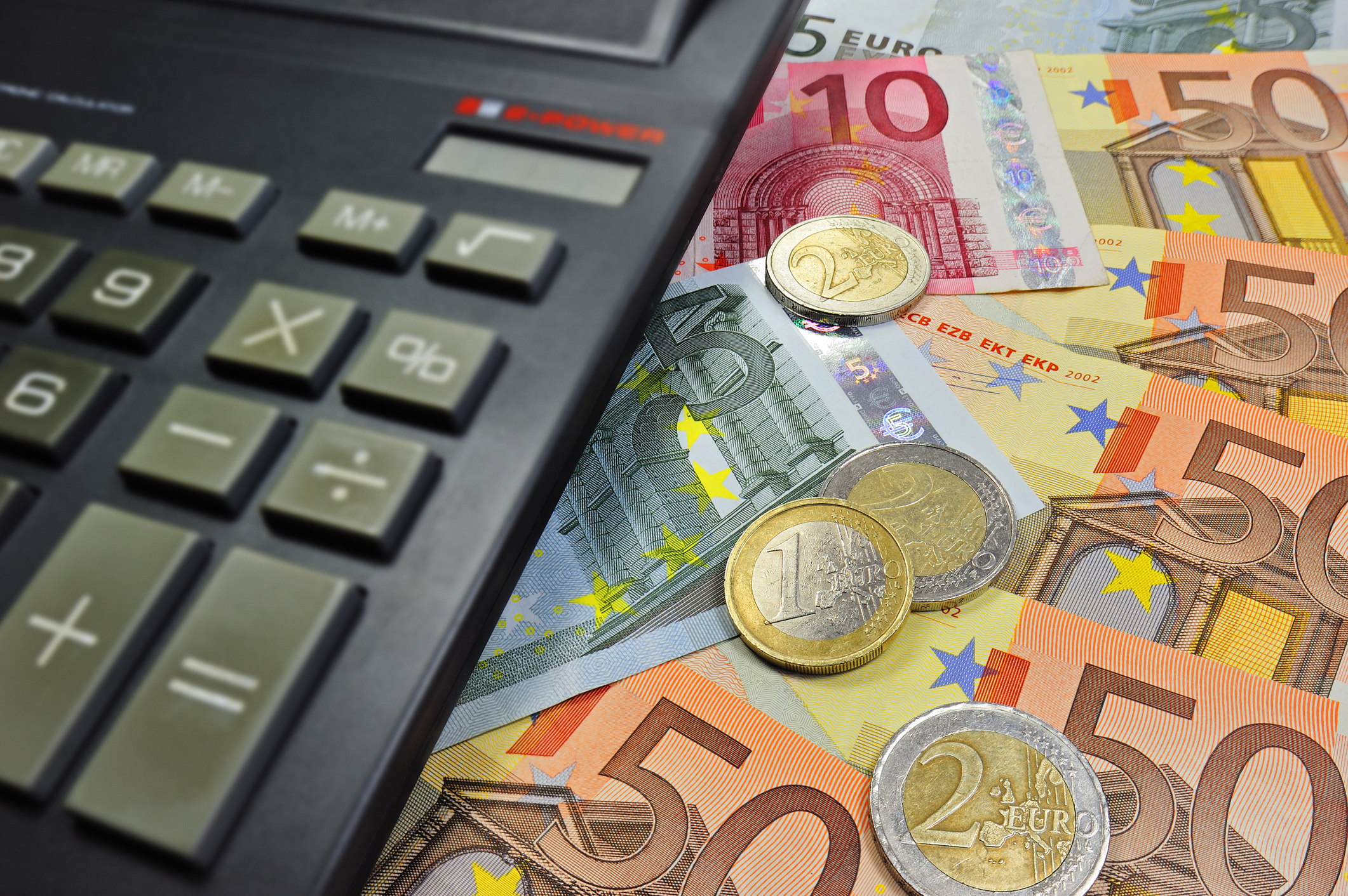 CE: Companiile europene afectate de sancțiunile împotriva Rusiei vor putea accesa mai ușor ajutoare de stat