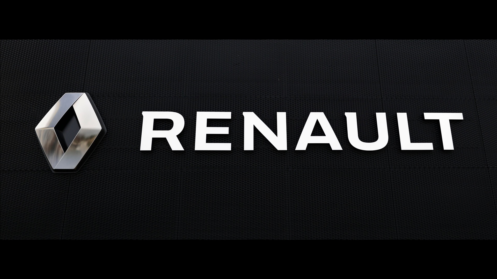 Ucraina cere lumii să boicoteze Renault, companie care a refuzat să se retragă din Rusia
