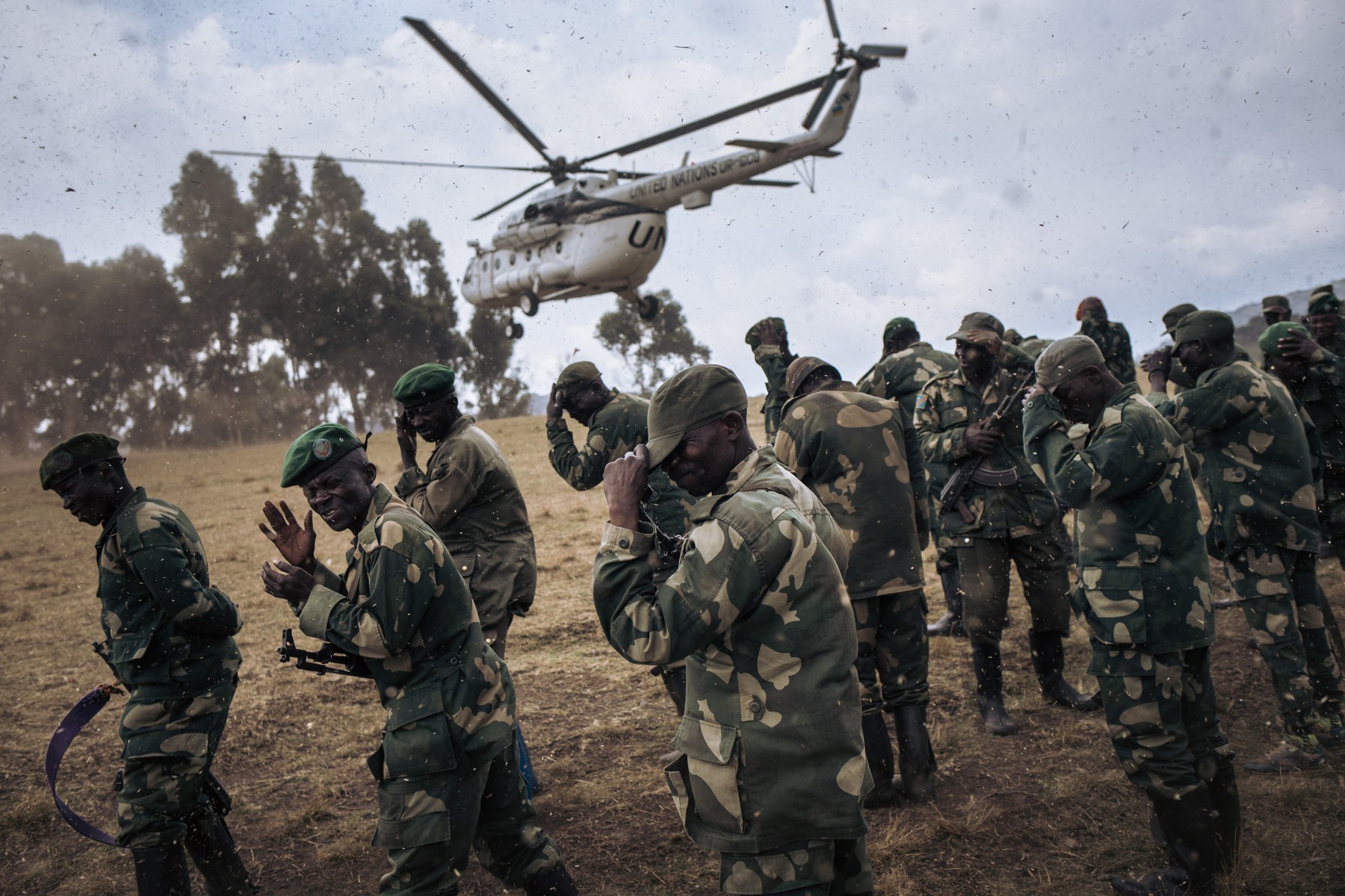 Un elicopter cu opt militari aflați într-o misiune a ONU de menținere a păcii s-a prăbușit în Congo. Rebelii, acuzați că l-au doborât