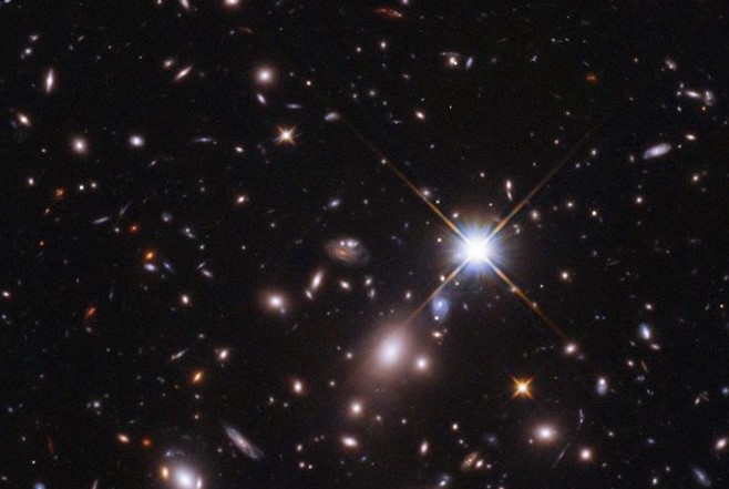 VIDEO Hubble a descoperit cea mai îndepărtată stea observată vreodată. Earendel este de milioane de ori mai strălucitoare decât Soarele