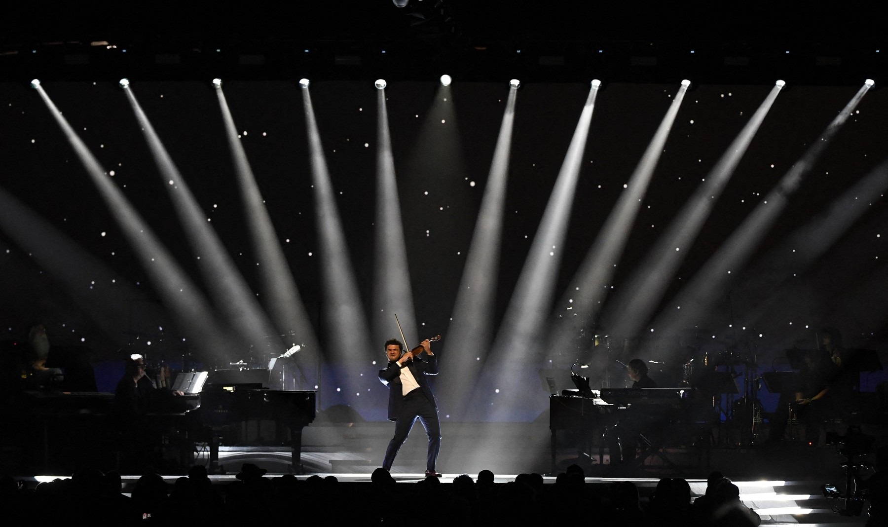 Premiile Grammy 2022. Lista câştigătorilor celei de-a 64 ediţii. Volodimir Zelenski a transmis un mesaj la ceremonia de premiere