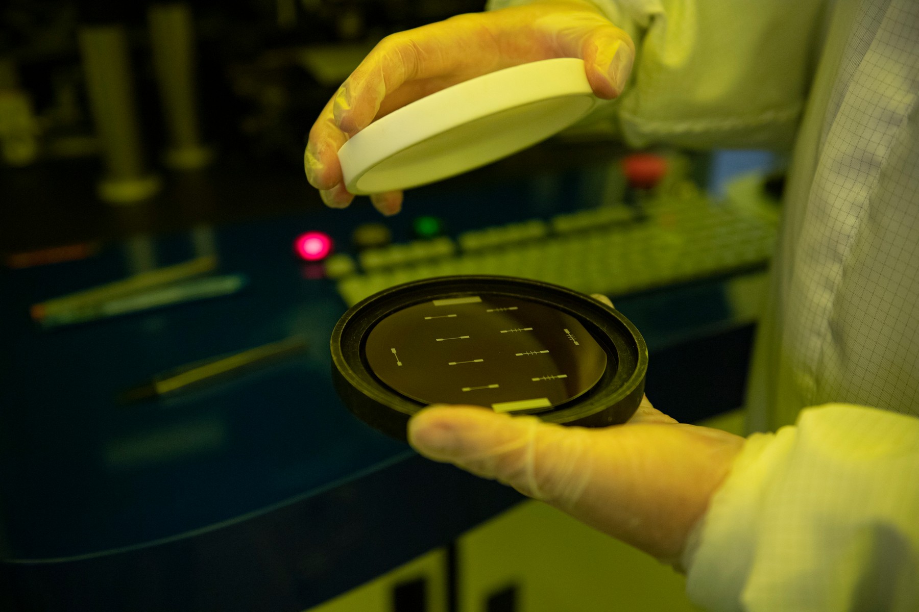 Spania vrea să investească 11 miliarde de euro în dezvoltarea de cipuri și semiconductori