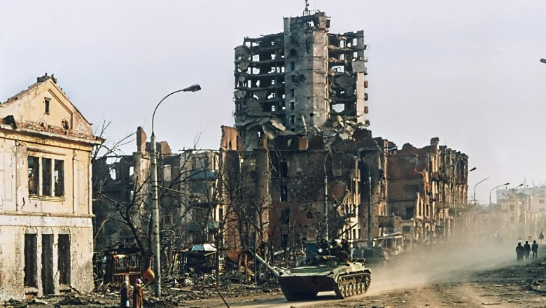 Ruinele orașului Groznîi în timpul războiului din Cecenia