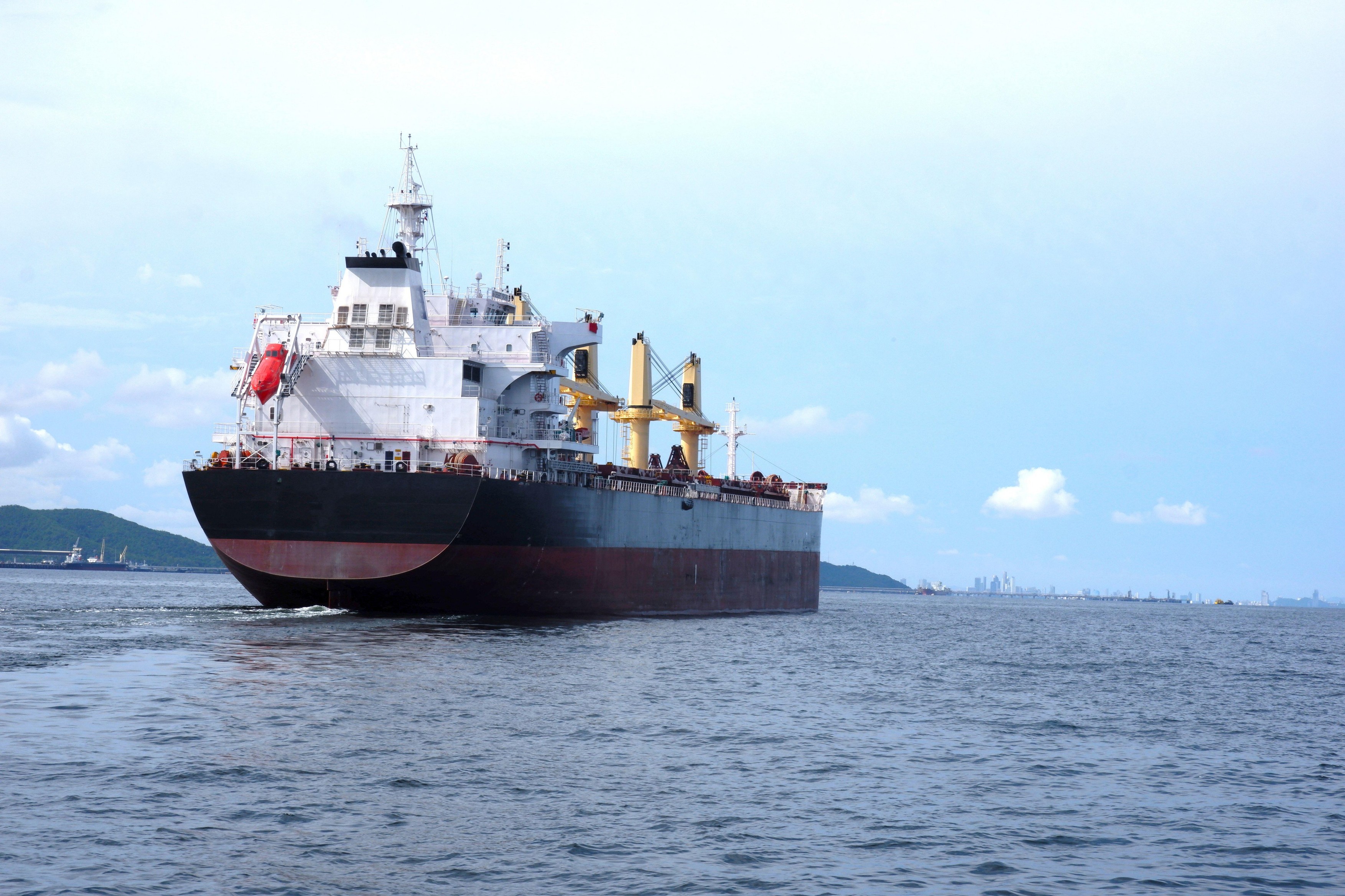 Mine în derivă din Marea Neagră pun în pericol transportul naval cu cereale și petrol