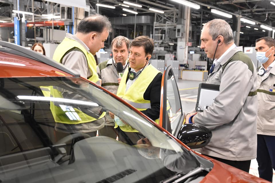 Ministrul Economiei: Industria auto, printre domeniile cele mai afectate de criza provocată de războiul din Ucraina