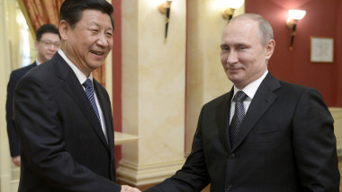Xi Jing Ping și Putin dau noroc.