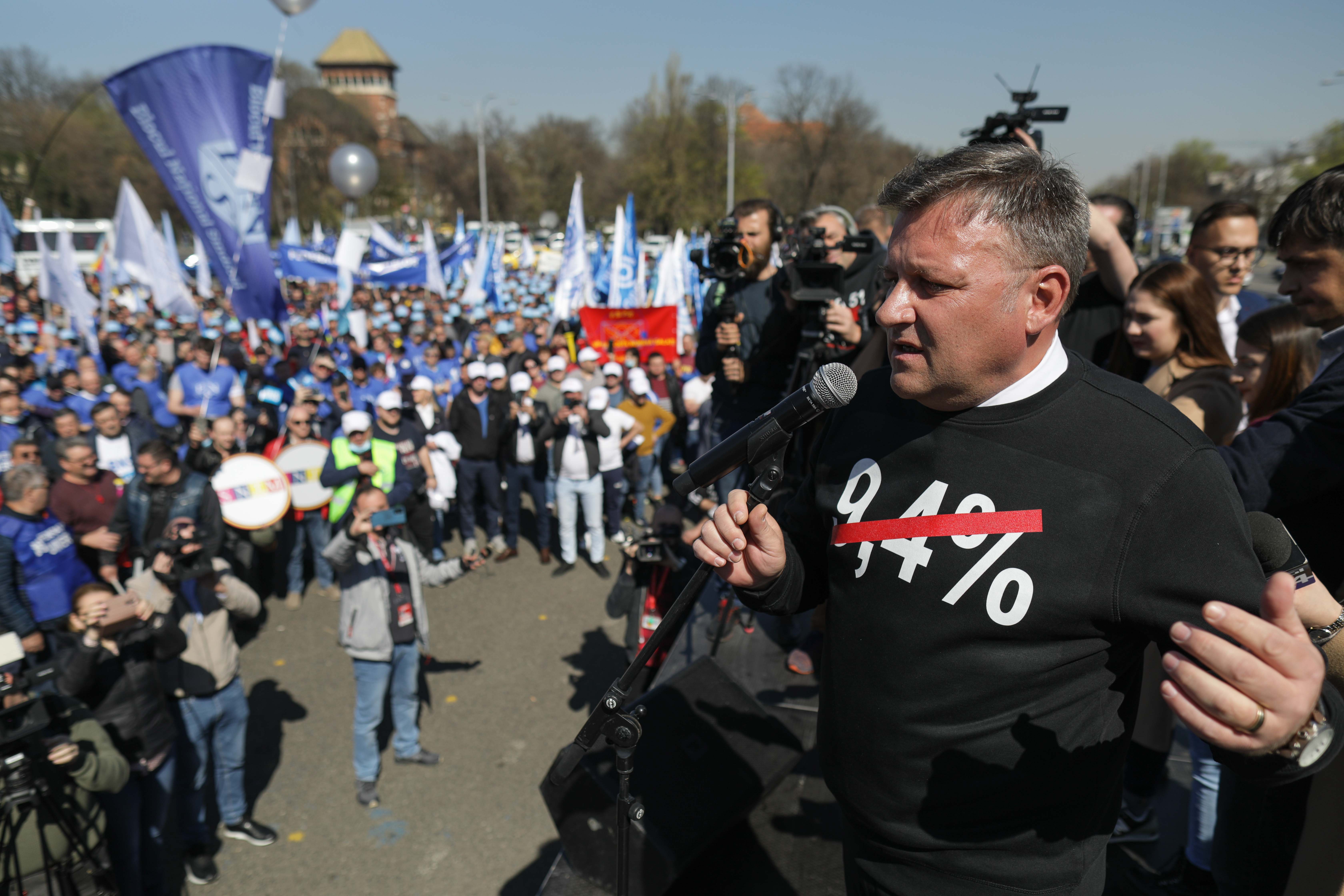 Sindicaliștii BNS protestează în București. Marius Budăi le-a cerut să îi fie parteneri în aplicarea reformelor
