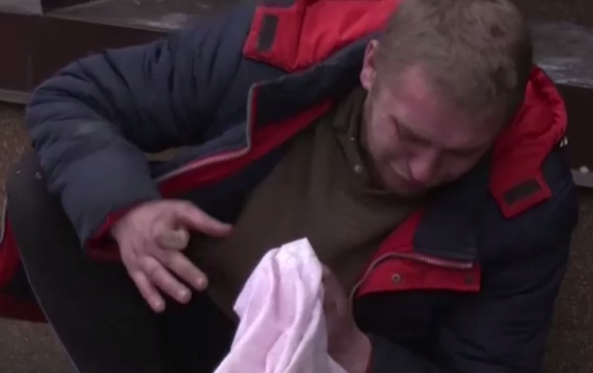 Supraviețuitoare a masacrului din Bucha: A ieşit cu gunoiul și a fost împușcat. L-am găsit după 7 zile, din întâmplare, într-o magazie