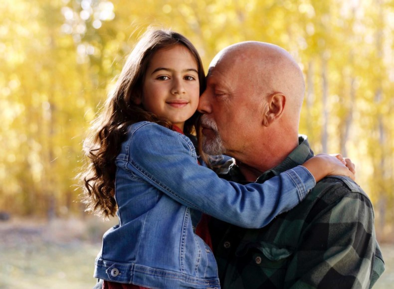 Bruce Willis, prima apariţie publică după anunțul că se retrage din actorie din cauza unei boli teribile, afazie