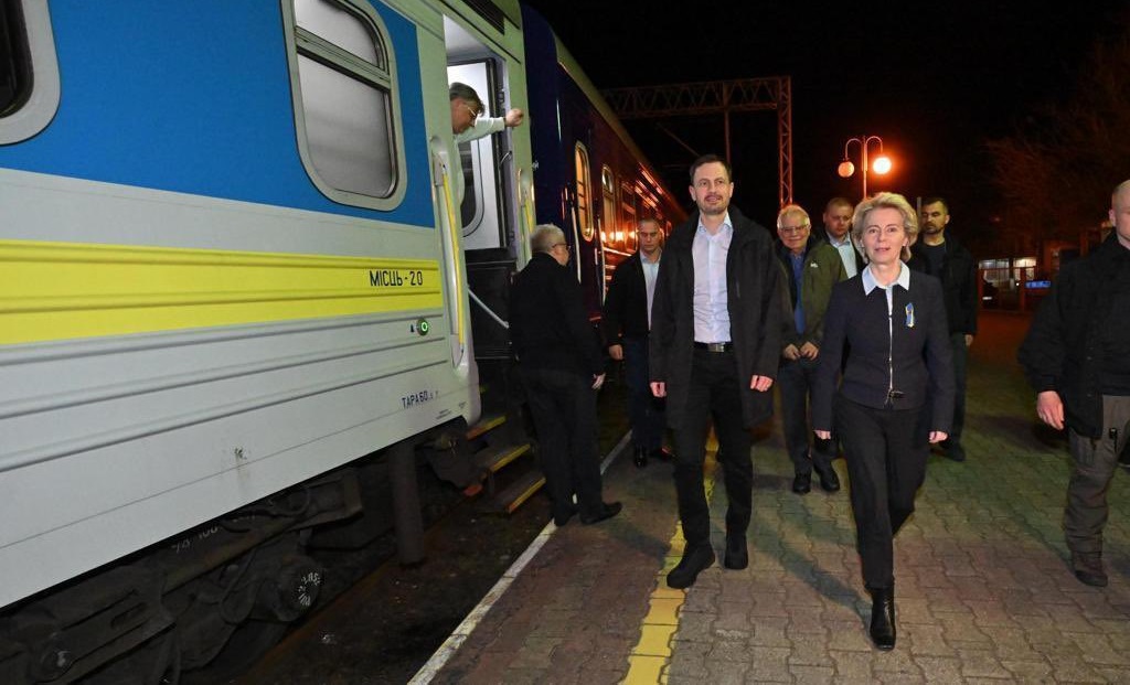 Ursula von der Leyen și Josep Borrell au plecat cu trenul din Polonia spre Kiev