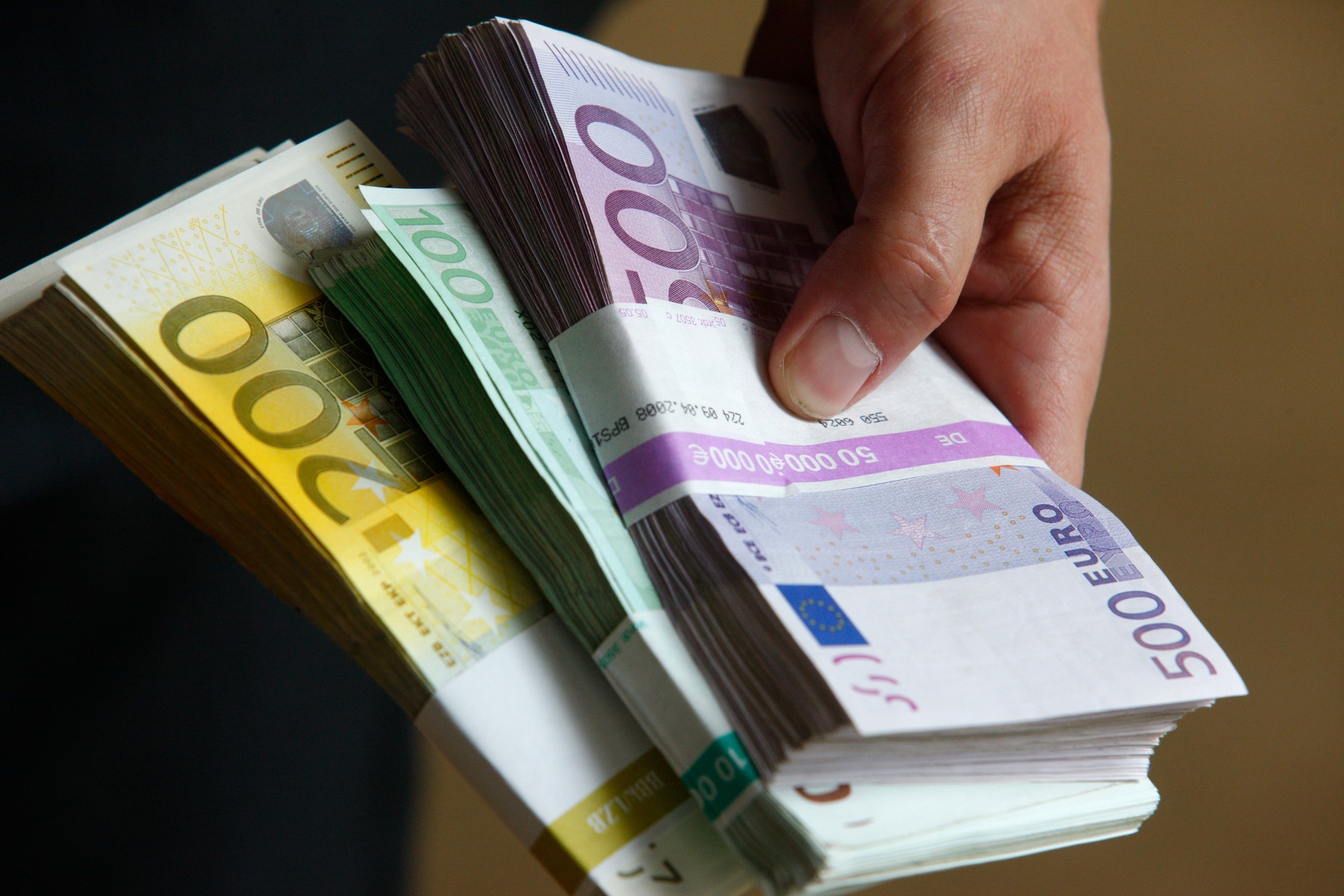 UE a îngheţat până acum active ruseşti și belaruse de cel puţin 29,5 miliarde de euro, inclusiv elicoptere și opere de artă
