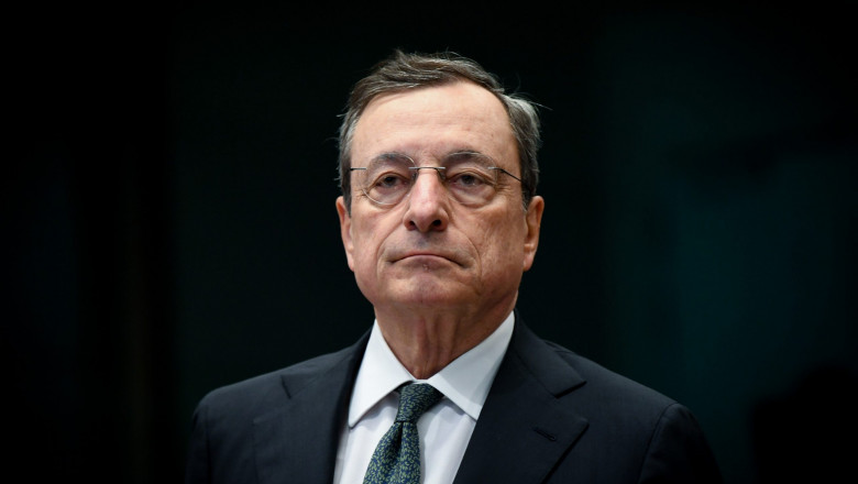 Mario Draghi se pregătește să facă declarații.