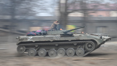 un tanc trece in viteza