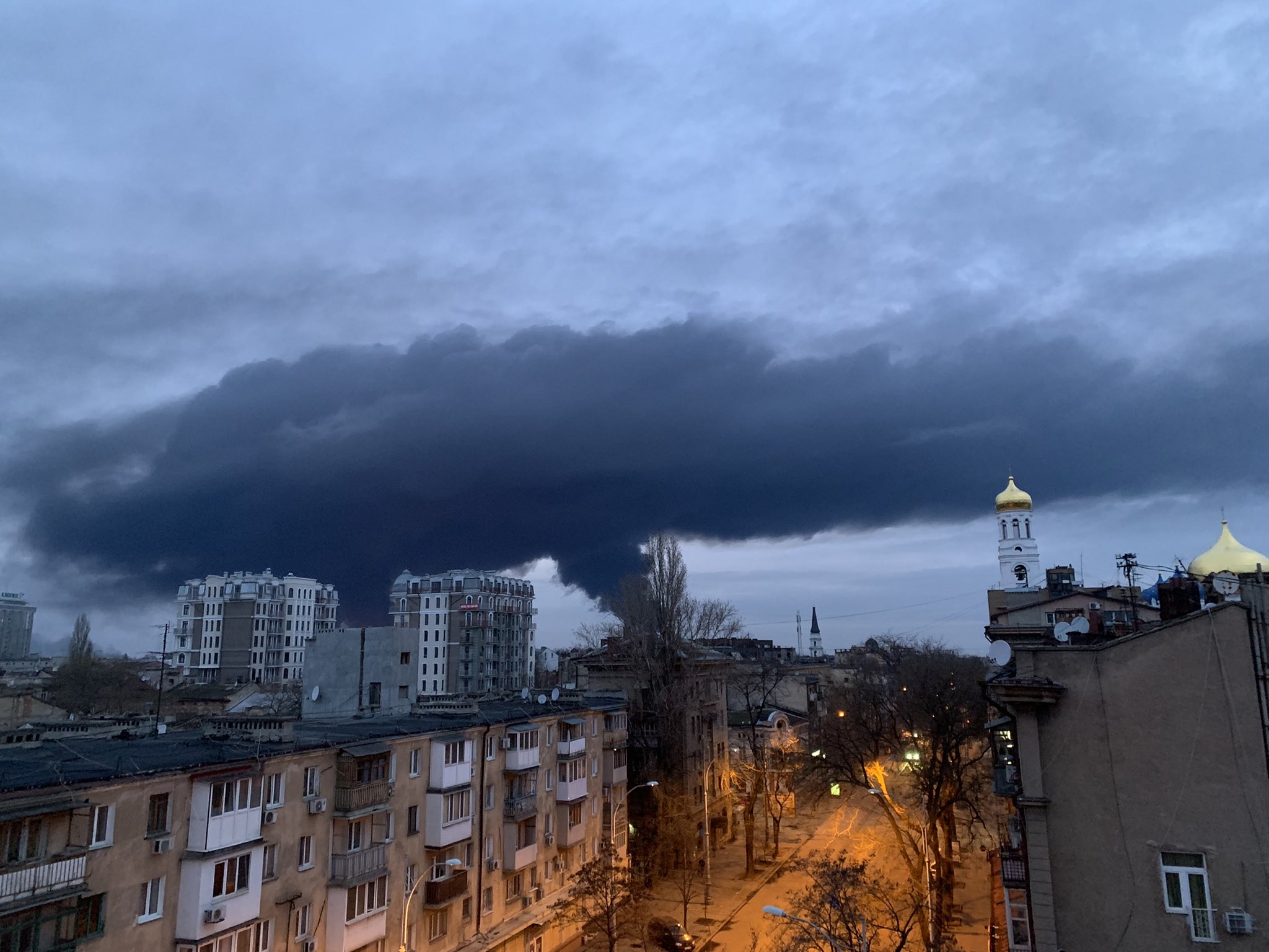 Bombardamente din aer și explozii în Odesa, în timpul nopții. Armata rusă își concentrează atacurile în sudul și estul Ucrainei