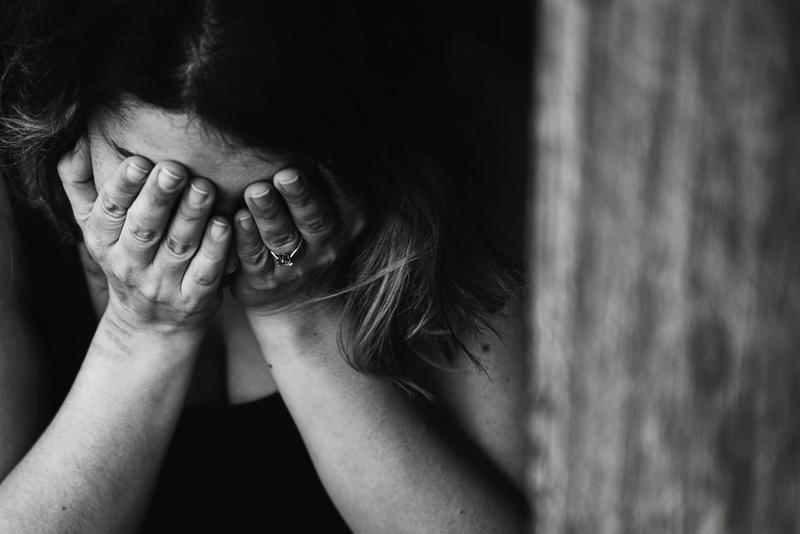 Caz șocant în Teleorman. O femeie a reclamat că fetița sa de 9 ani a fost violată de un băiat tot de 9 ani în toaleta școlii