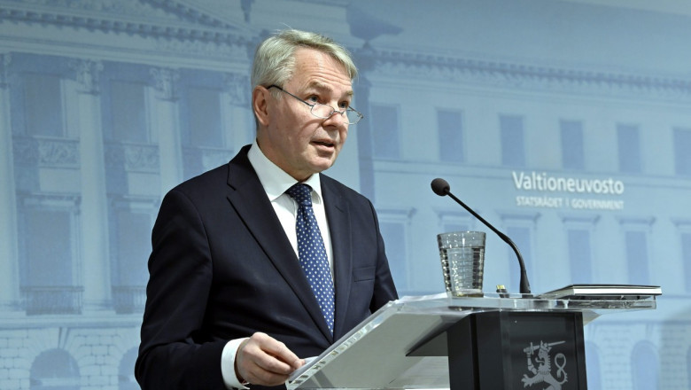 Pekka Haavisto prezinta un raport