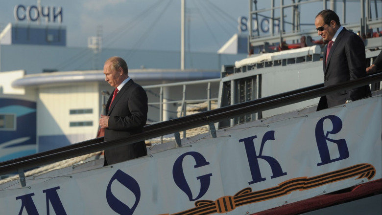 Vladimir Putin, la bordul crucişătorului Moscova.