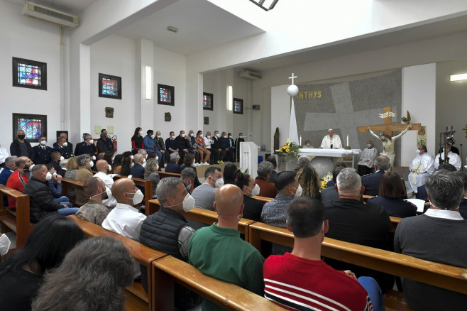 ITALY - POPE FRANCIS CELEBRATES THE HOLY MASS IN COENA DOMINI AT THE CIVITAVECCHIA PRISON - 2022/04/14