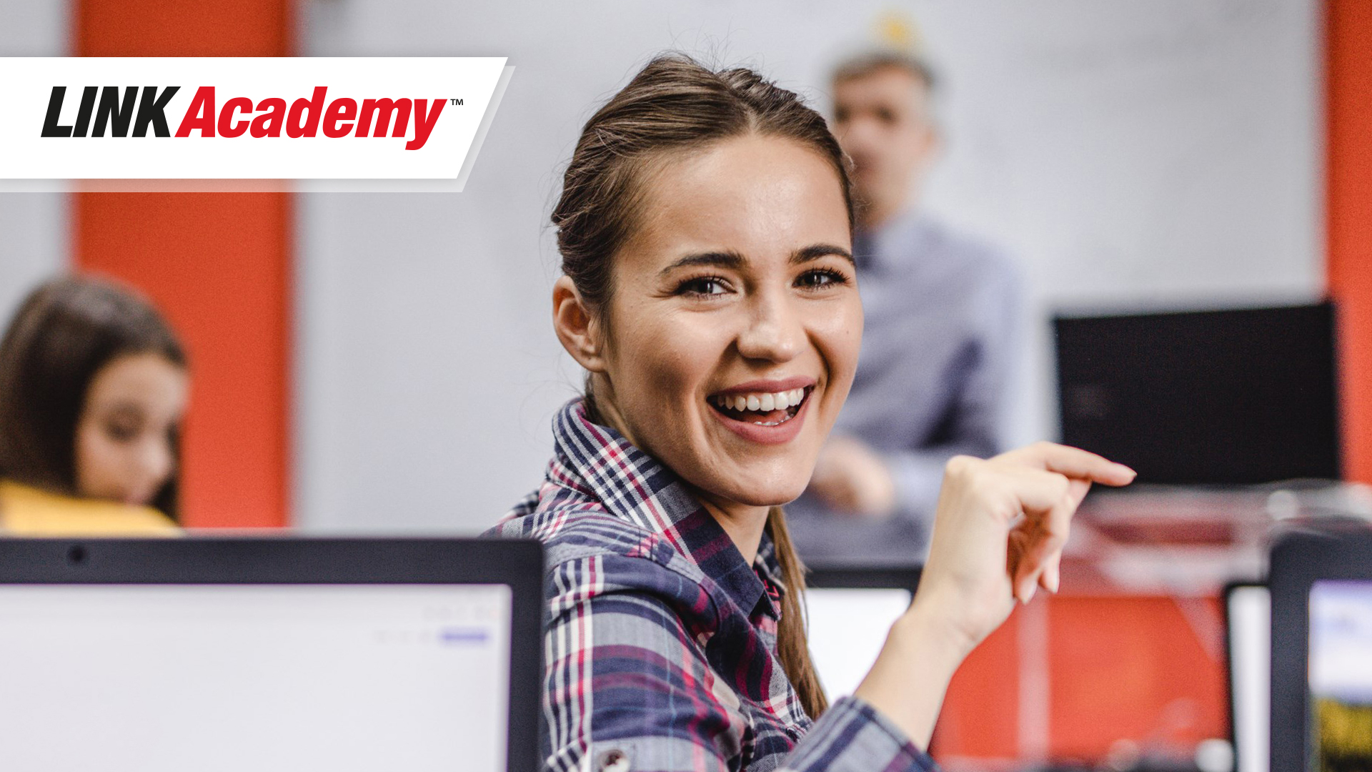 (P) DOAR LA LINK ACADEMY: Școlarizare pe viață la prețul unui program de un an de zile!