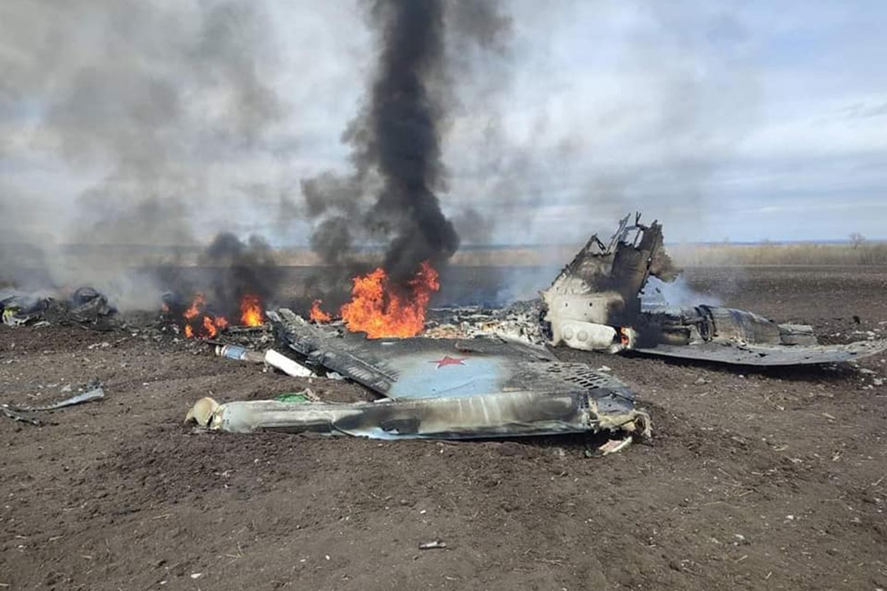 Evaluare britanică: Armata rusă evită să mai zboare deasupra Ucrainei cu avioane cu echipaj, de teama sistemelor de apărare antiaeriană