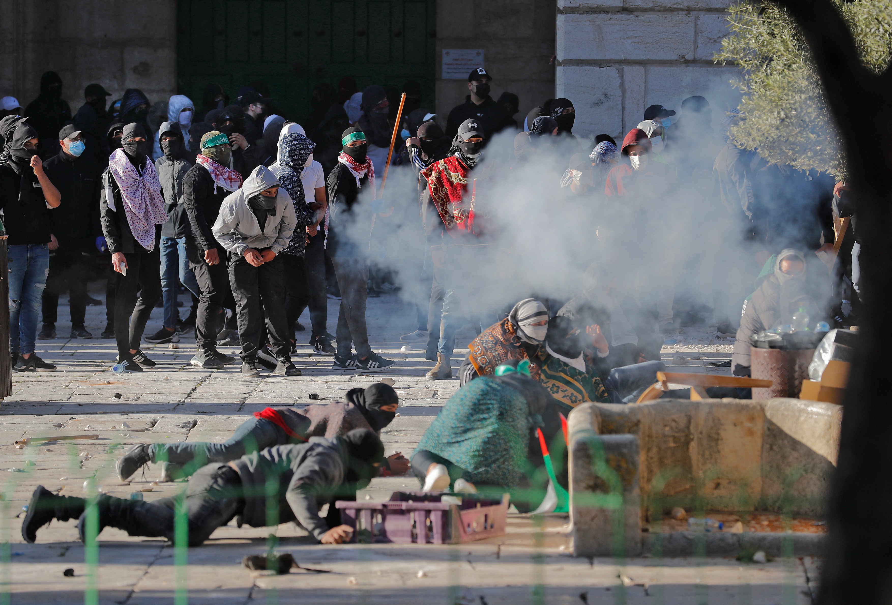 150 de răniți după violențe la moscheea Al-Aqsa. Palestinienii au aruncat cu pietre, poliția israeliană a tras cu gloanțe de cauciuc