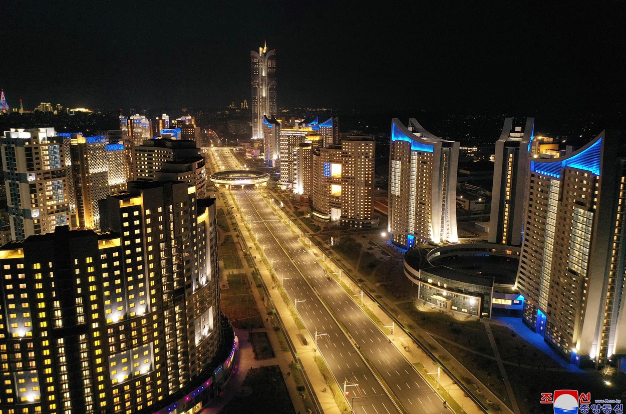 În Coreea de Nord, ghinioniștii ajung să trăiască în penthouse-uri. "Un prieten locuia la etajul 28, nu folosise niciodată liftul"